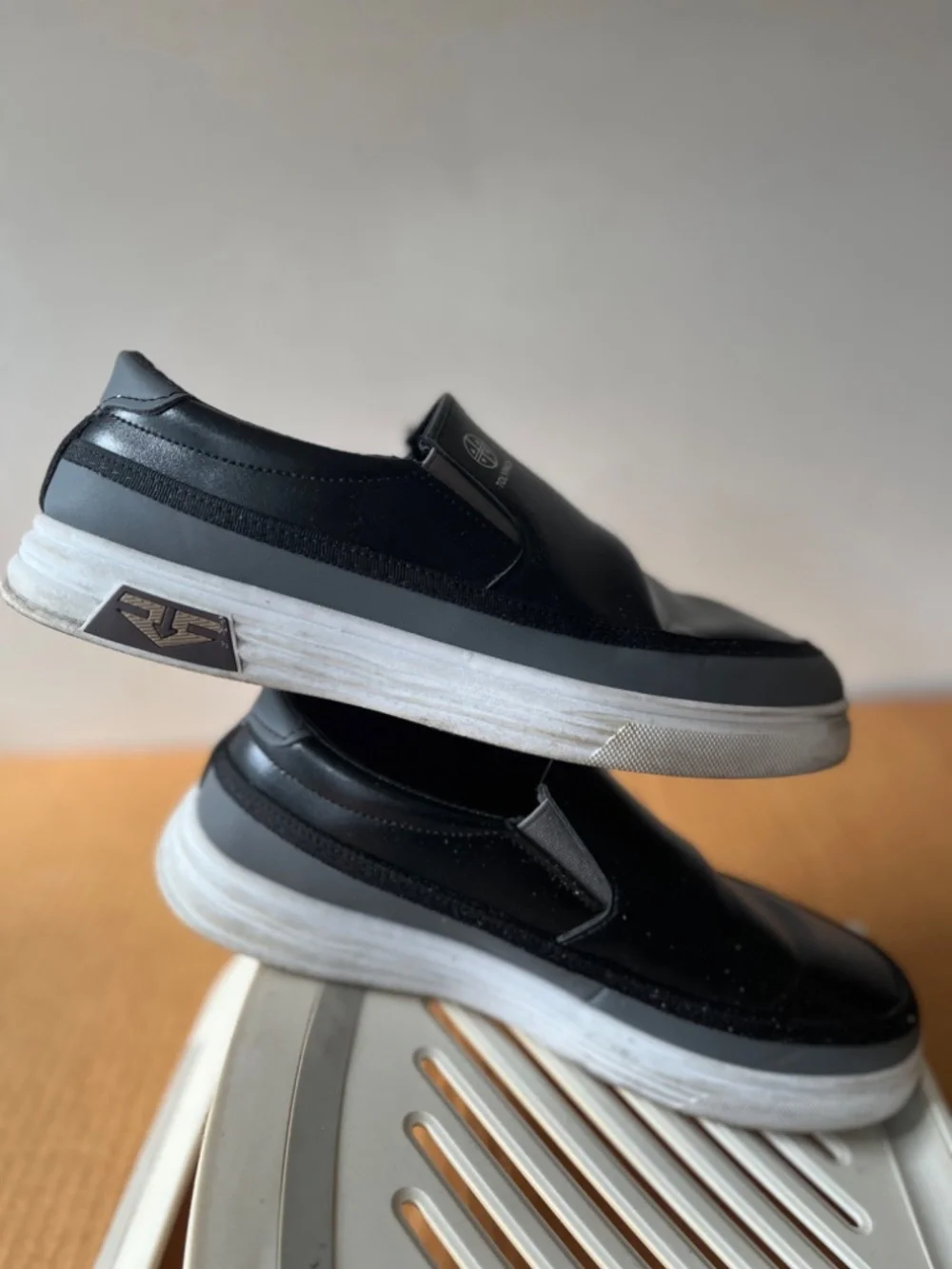 TOLYPACH Men's Slip On Sneakers Black/Gray, Size 42